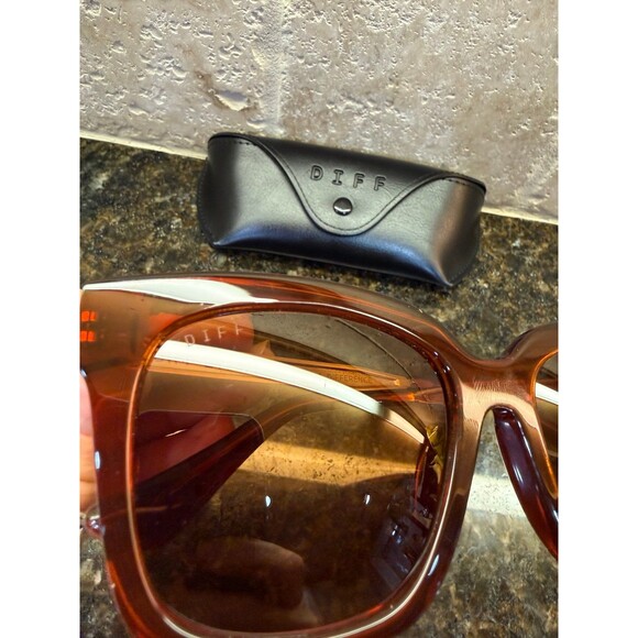 DIFF Bella DIFF Bella Sunglasses Brown Amber Frames Brown Lenses Gold Tone NEW - Picture 4 of 9